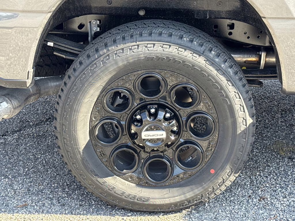 2026 Gray Metallic Ford Super Duty F-250 SRW Lariat 4X4 Truck