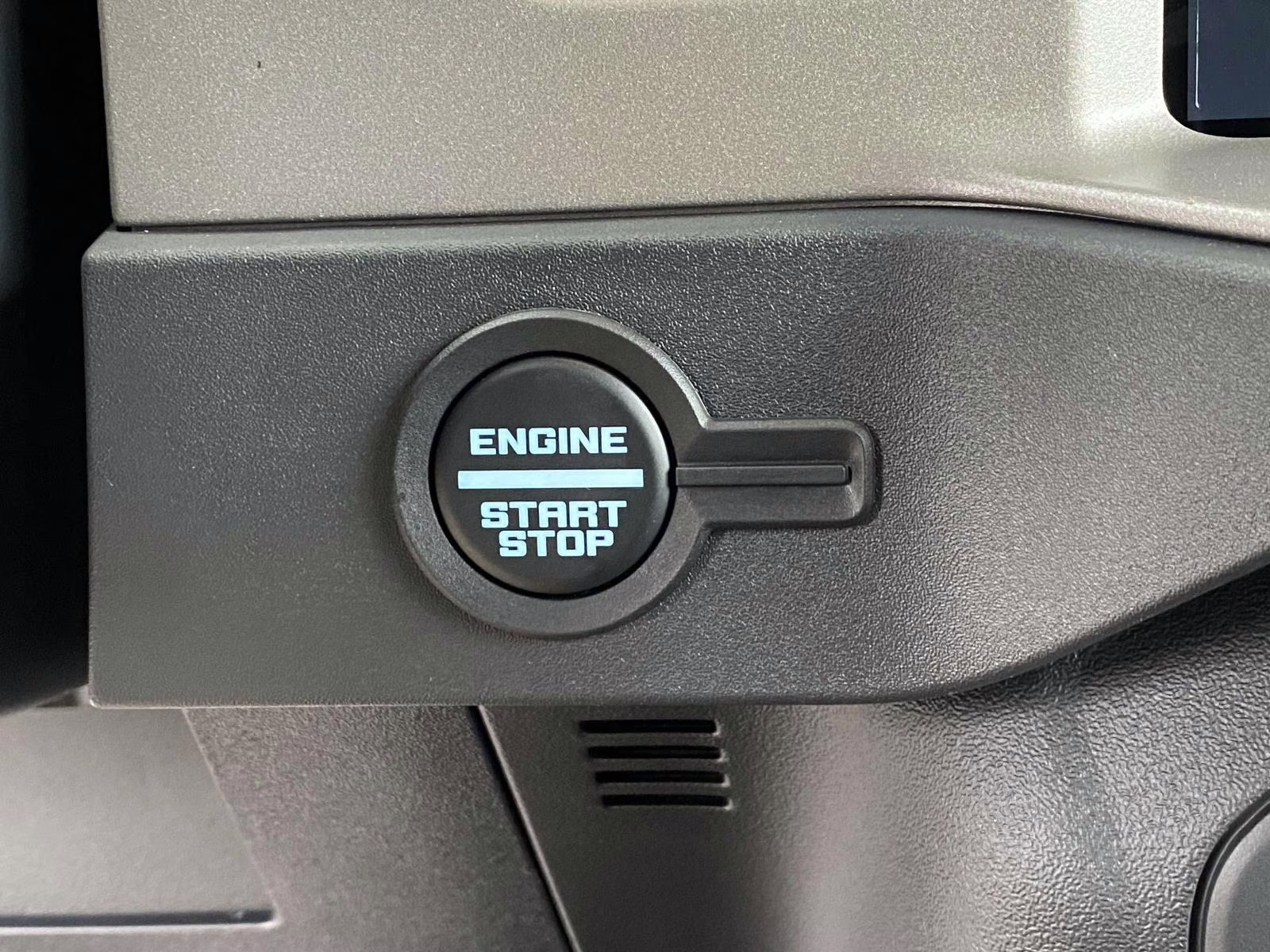 2025 Oxford White Ford Bronco Outer Banks 4X4 SUV