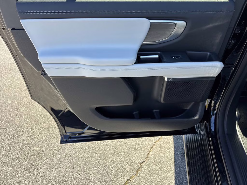 2026 Black Metallic Ford Expedition Max Platinum 4X4 SUV