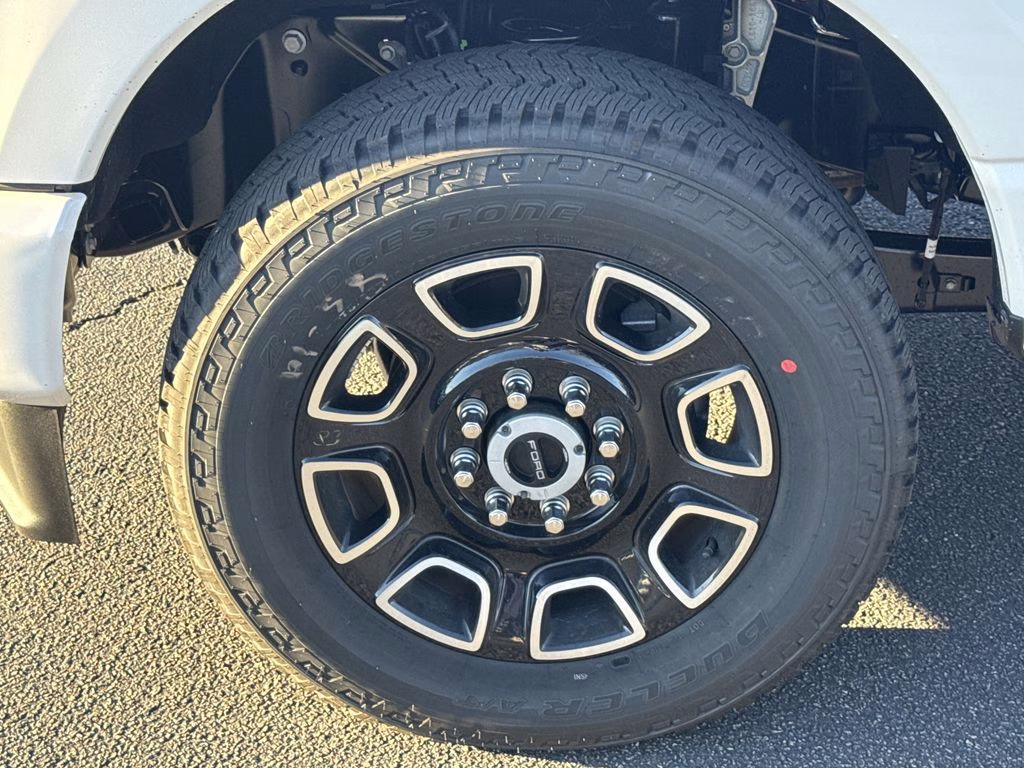 2026 White Metallic Ford Super Duty F-250 SRW Platinum 4X4 Truck