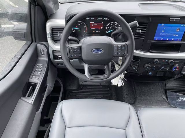 2026 Oxford White Ford Super Duty F-450 DRW XL 4X4 Chassis