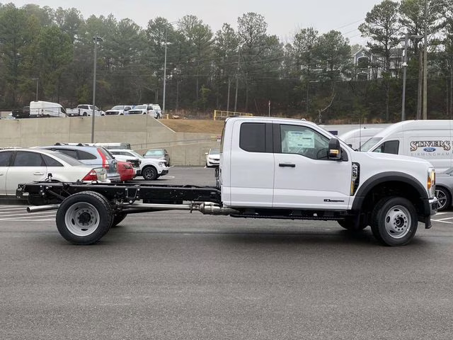 2026 Oxford White Ford Super Duty F-450 DRW XL 4X4 Chassis