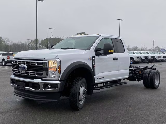 2026 Oxford White Ford Super Duty F-450 DRW XL 4X4 Chassis