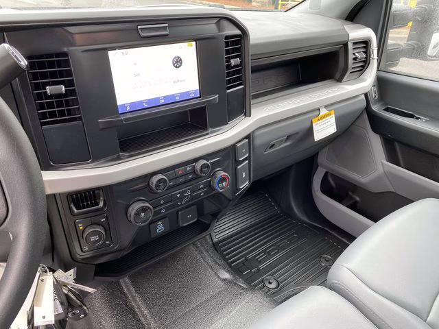 2026 Oxford White Ford Super Duty F-250 SRW XL 4X4 Truck