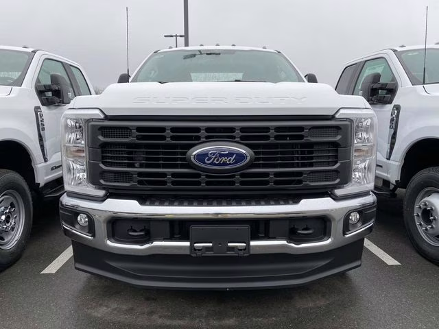 2026 Oxford White Ford Super Duty F-250 SRW XL 4X4 Truck