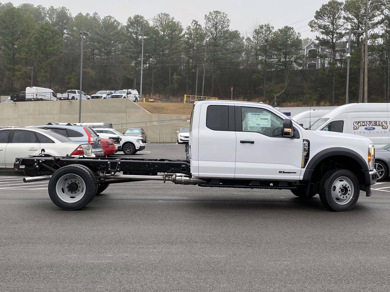 2026 Oxford White Ford Super Duty F-450 DRW XL 4X4 Chassis