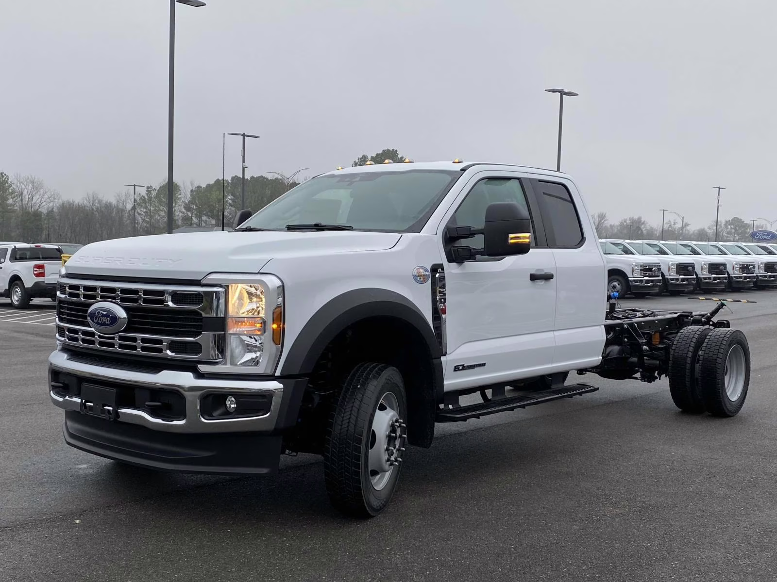 2026 Oxford White Ford Super Duty F-450 DRW XL 4X4 Chassis
