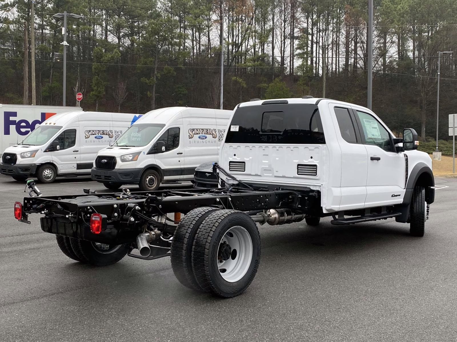 2026 Oxford White Ford Super Duty F-450 DRW XL 4X4 Chassis