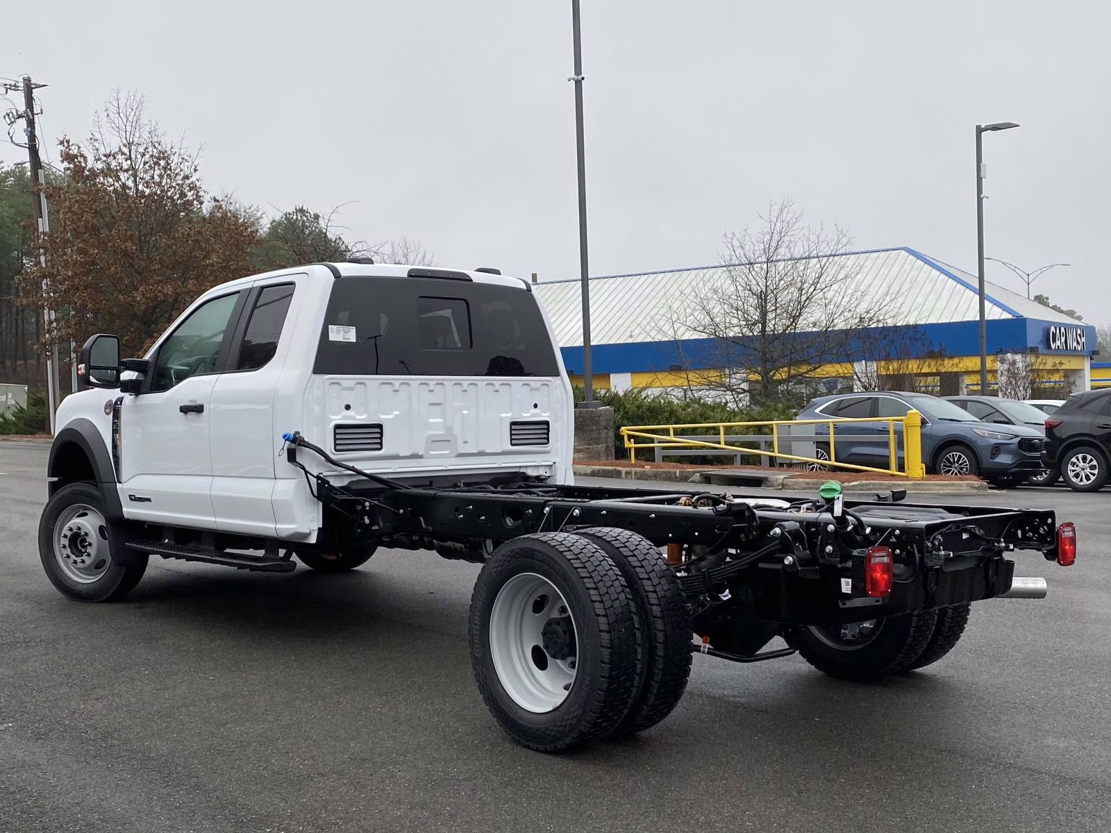 2026 Oxford White Ford Super Duty F-450 DRW XL 4X4 Chassis