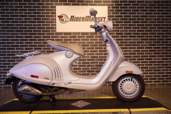 2025 Vespa 946 Snake 150 Motorcycle