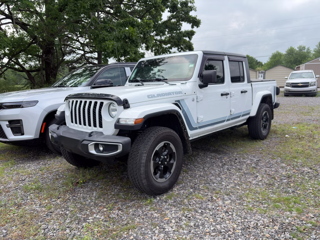 2021 Bright White Clearcoat Jeep Gladiator Sport S 4X4 Truck