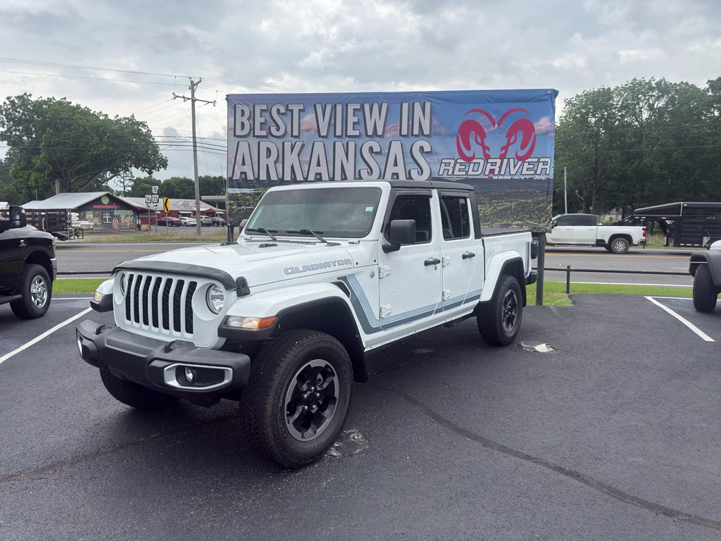 2021 Bright White Clearcoat Jeep Gladiator Sport S 4X4 Truck