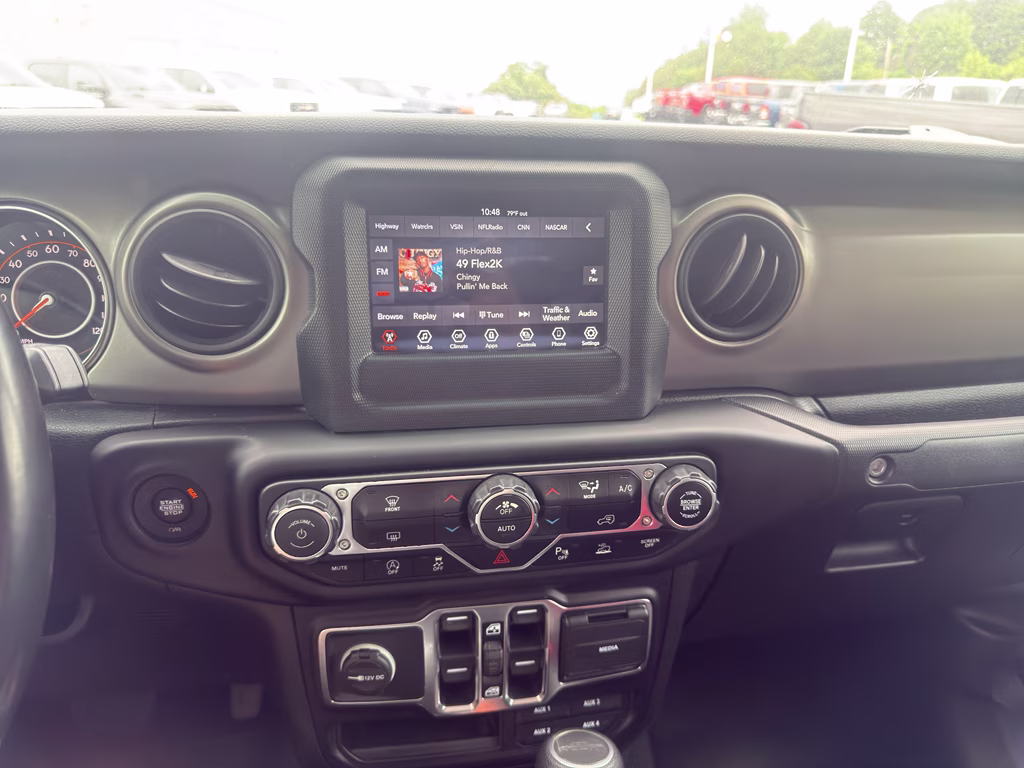 2021 Bright White Clearcoat Jeep Gladiator Sport S 4X4 Truck