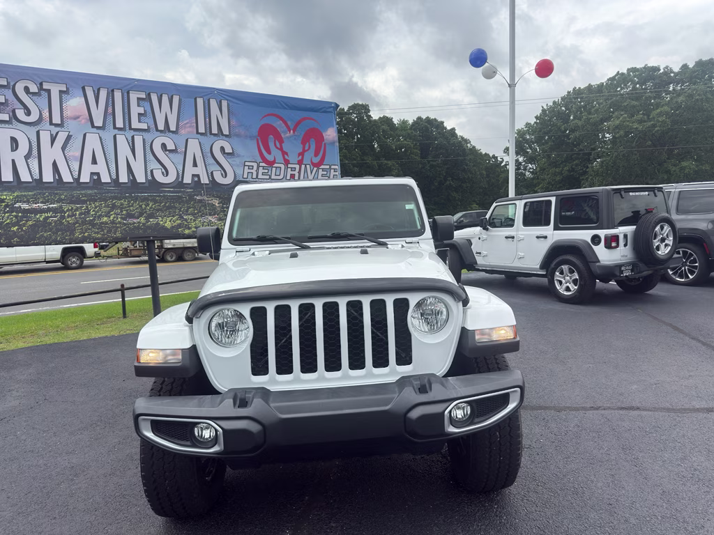 2021 Bright White Clearcoat Jeep Gladiator Sport S 4X4 Truck