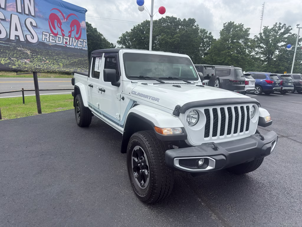 2021 Bright White Clearcoat Jeep Gladiator Sport S 4X4 Truck