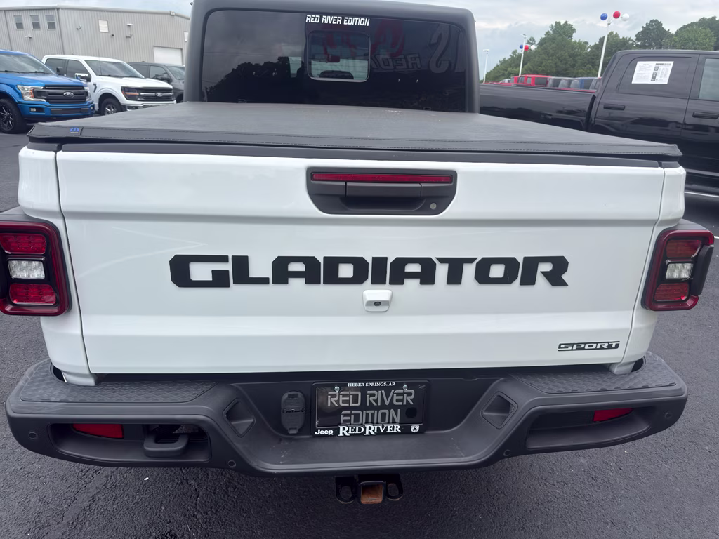 2021 Bright White Clearcoat Jeep Gladiator Sport S 4X4 Truck
