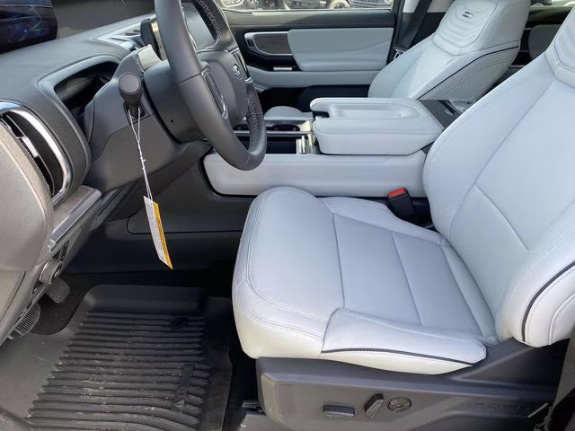 2026 White Metallic Ford Expedition Max Platinum 4X4 SUV