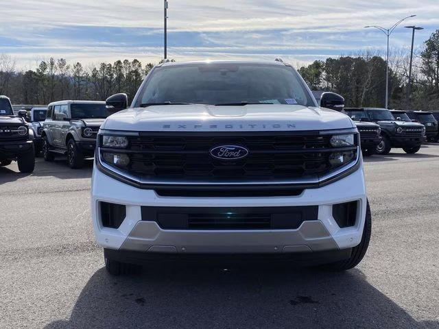 2026 White Metallic Ford Expedition Max Platinum 4X4 SUV