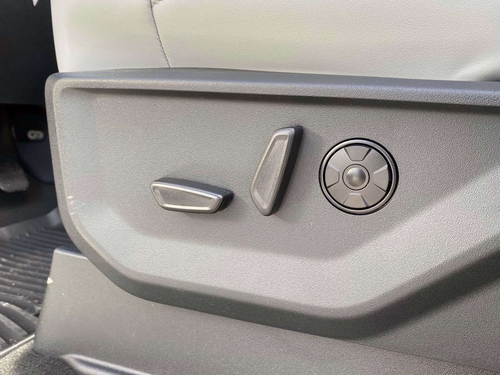 2026 White Metallic Ford Expedition Max Platinum 4X4 SUV