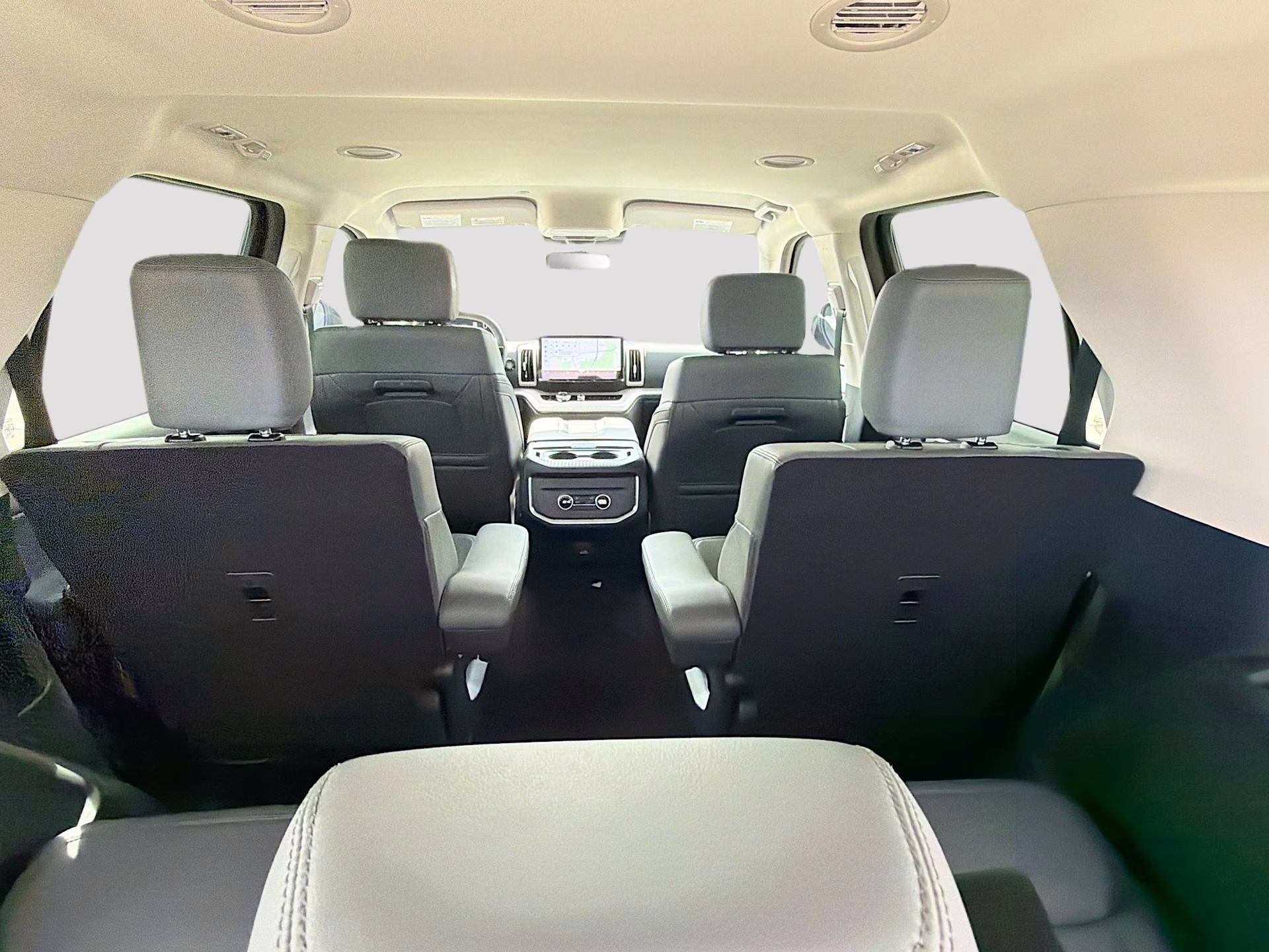 2026 Agate Black Metallic Ford Expedition Active RWD SUV