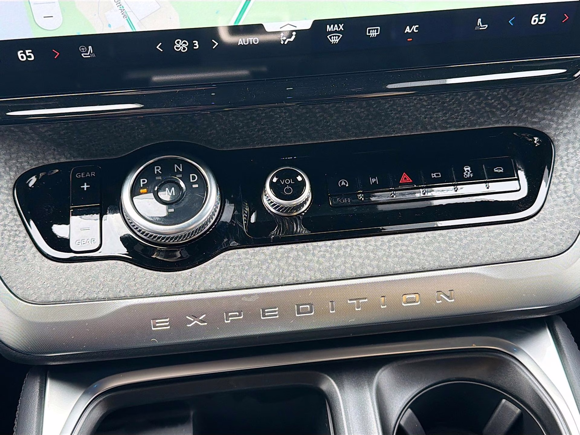 2026 Glacier Gray Metallic Tri-Coat Ford Expedition Tremor 4X4 SUV