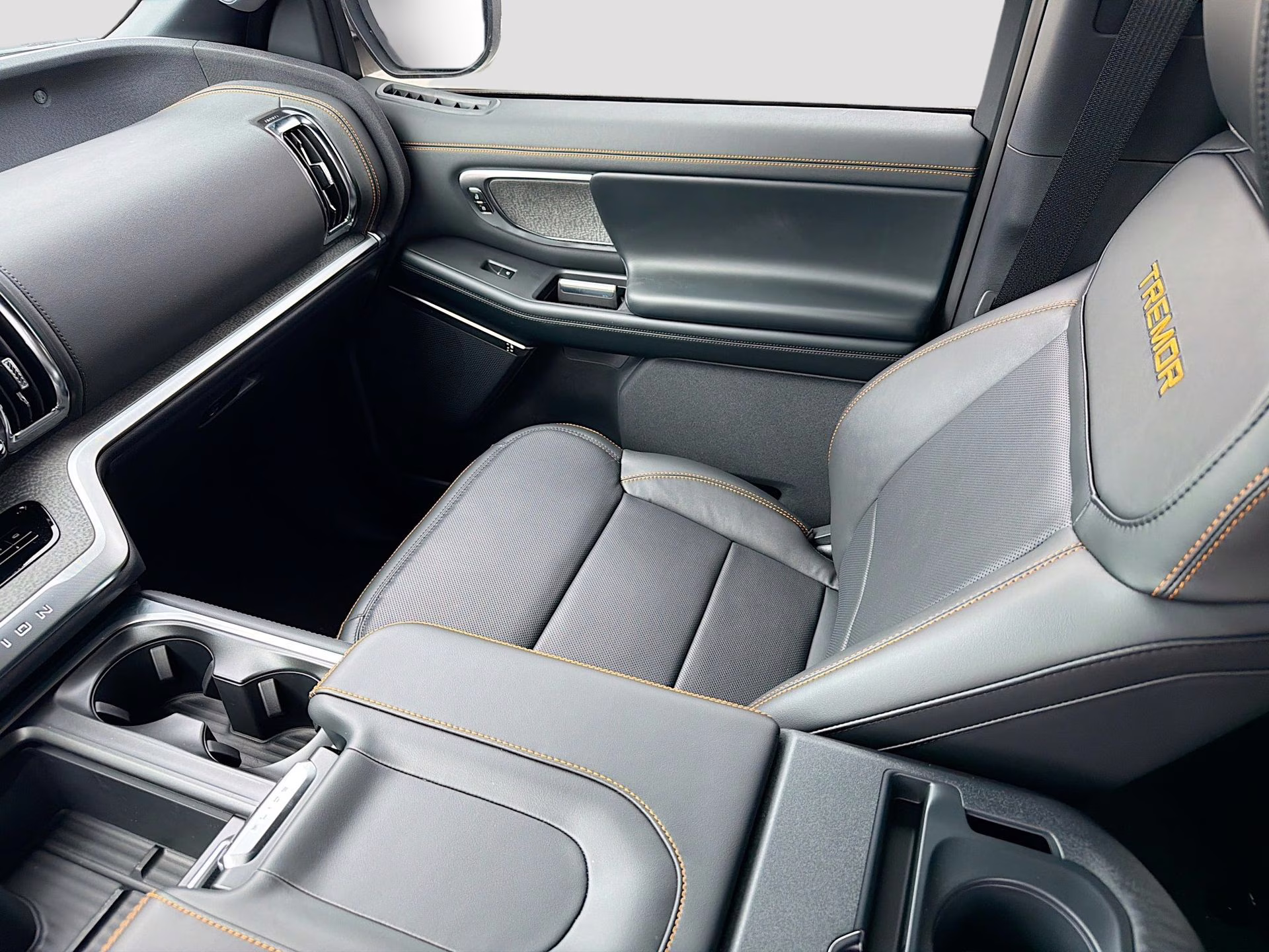 2026 Glacier Gray Metallic Tri-Coat Ford Expedition Tremor 4X4 SUV