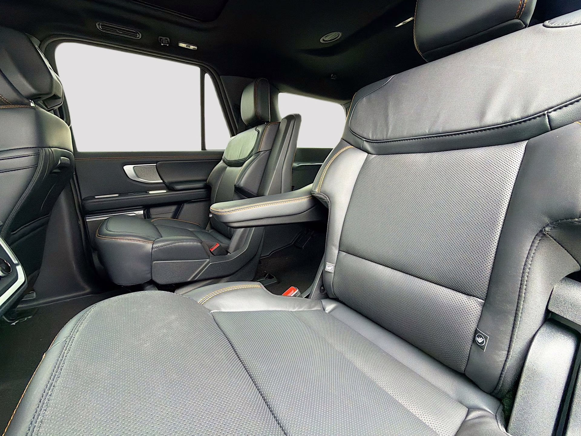 2026 Glacier Gray Metallic Tri-Coat Ford Expedition Tremor 4X4 SUV