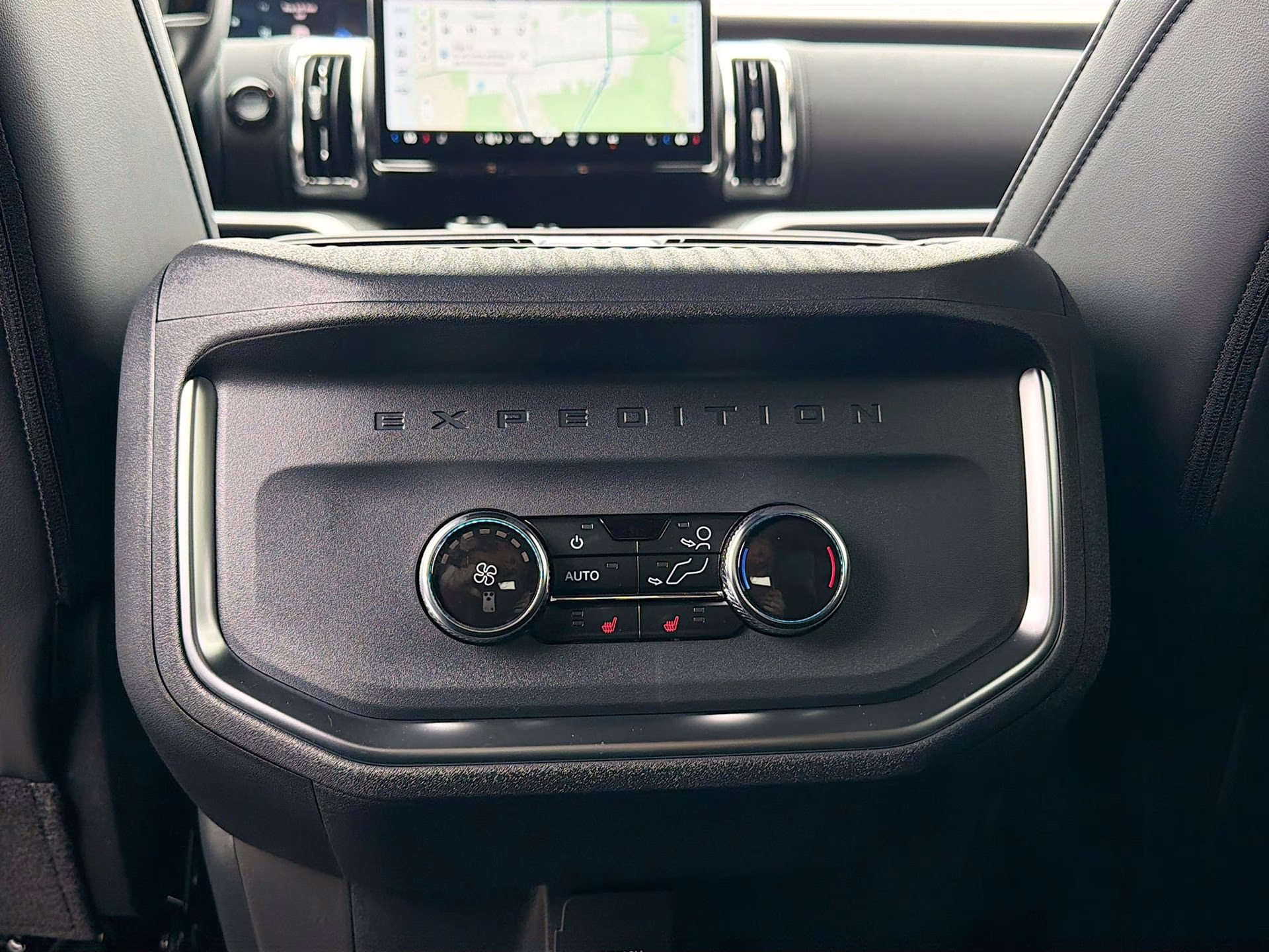 2026 Glacier Gray Metallic Tri-Coat Ford Expedition Tremor 4X4 SUV