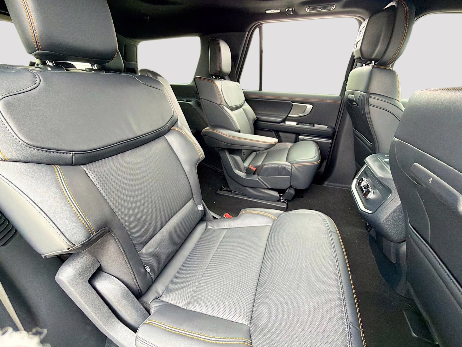 2026 Glacier Gray Metallic Tri-Coat Ford Expedition Tremor 4X4 SUV