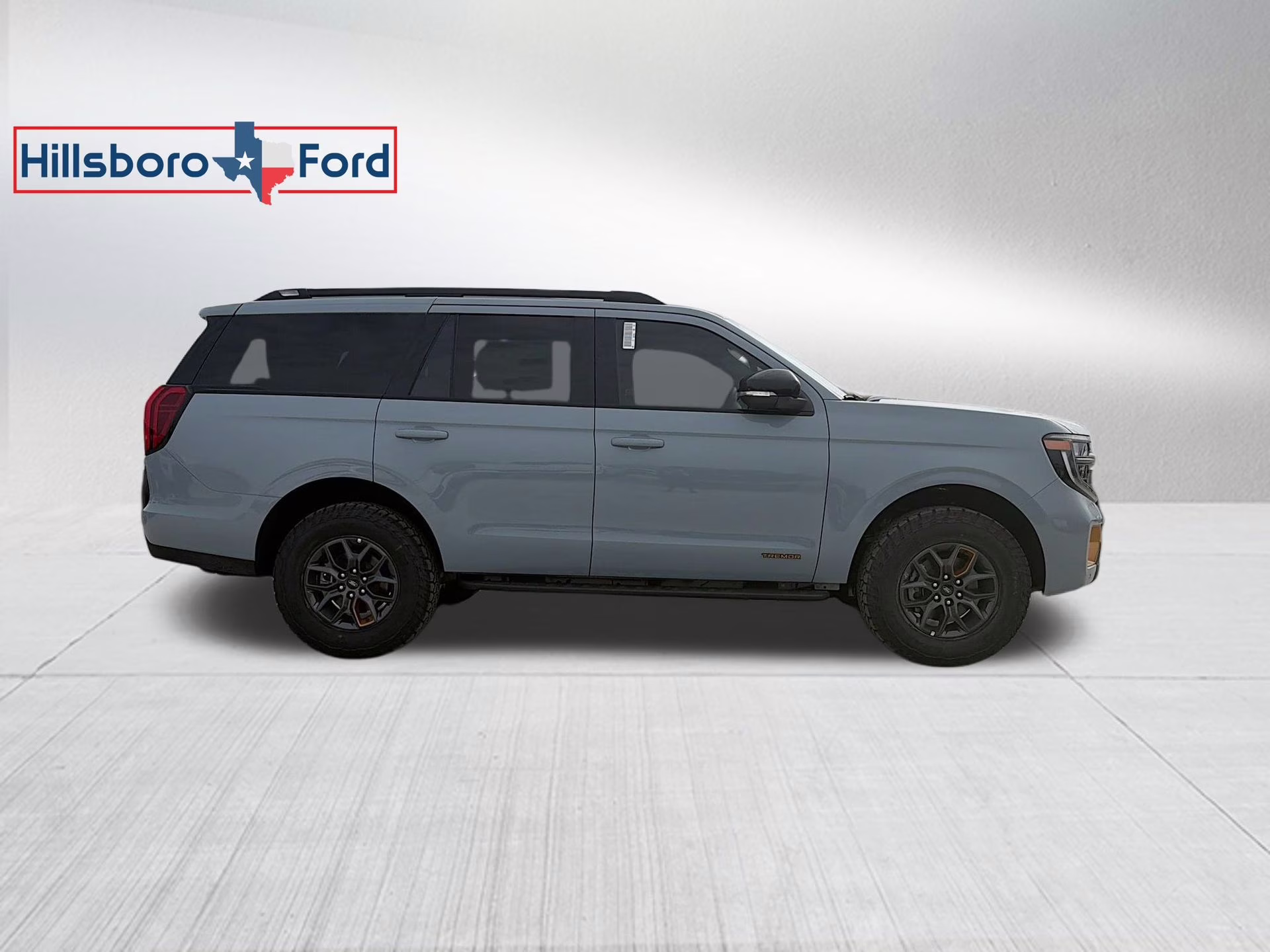 2026 Glacier Gray Metallic Tri-Coat Ford Expedition Tremor 4X4 SUV