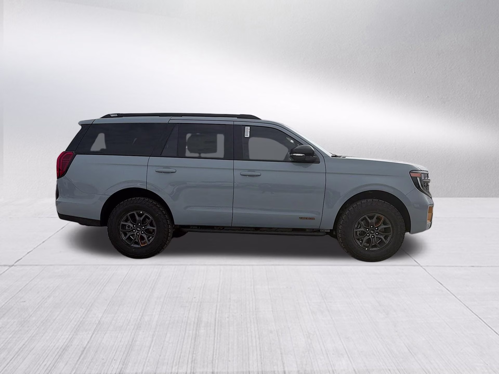 2026 Glacier Gray Metallic Tri-Coat Ford Expedition Tremor 4X4 SUV
