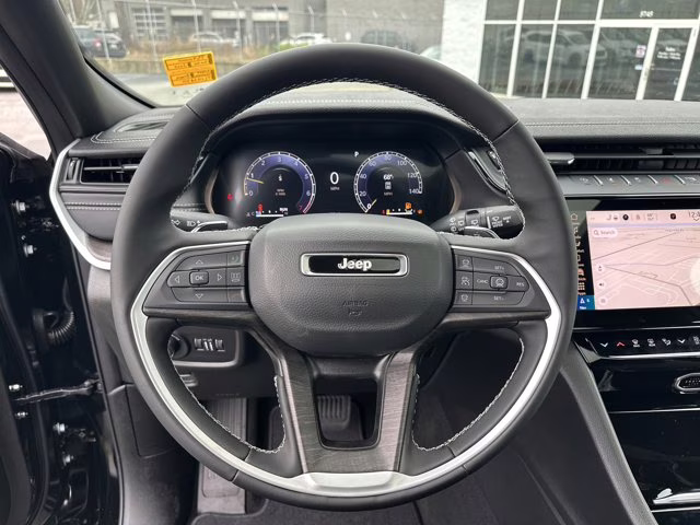 2026 Diamond Black Crystal Pearlcoat Jeep Grand Cherokee Laredo Altitude RWD SUV