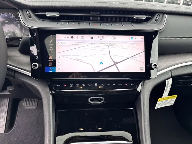 2026 Diamond Black Crystal Pearlcoat Jeep Grand Cherokee Laredo Altitude RWD SUV