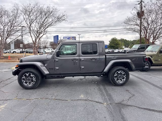 2026 Granite Crystal Metallic Clearcoat Jeep Gladiator Sahara 4X4 Truck