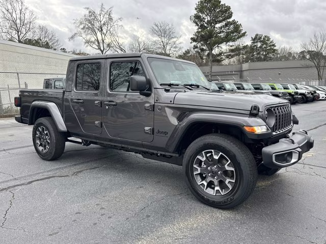 2026 Granite Crystal Metallic Clearcoat Jeep Gladiator Sahara 4X4 Truck