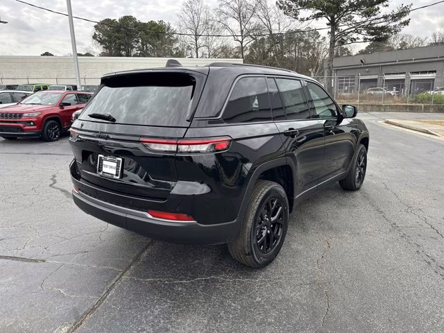 2026 Diamond Black Crystal Pearlcoat Jeep Grand Cherokee Laredo Altitude RWD SUV