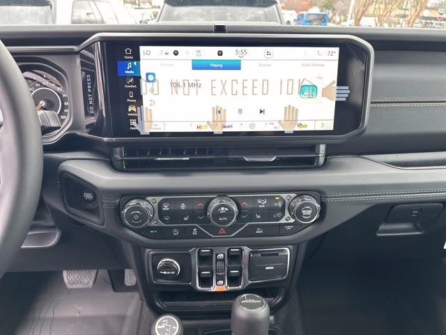 2026 Granite Crystal Metallic Clearcoat Jeep Gladiator Sahara 4X4 Truck