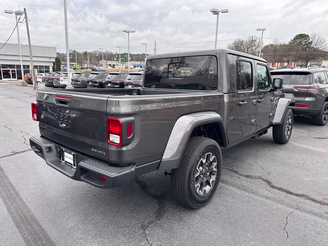 2026 Granite Crystal Metallic Clearcoat Jeep Gladiator Sahara 4X4 Truck