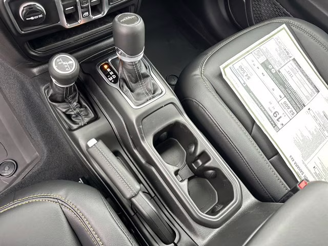 2026 Granite Crystal Metallic Clearcoat Jeep Gladiator Sahara 4X4 Truck