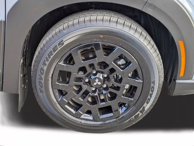 2026 Moonstone Gray/Black Roof Mitsubishi Outlander Trail Edition AWD SUV