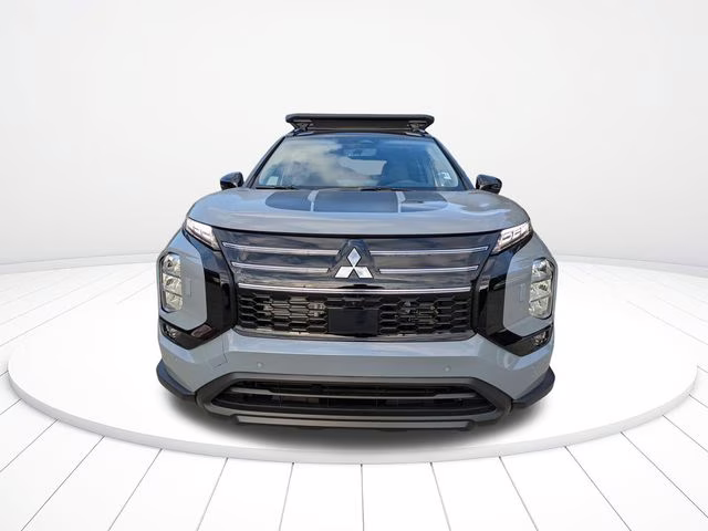 2026 Moonstone Gray/Black Roof Mitsubishi Outlander Trail Edition AWD SUV