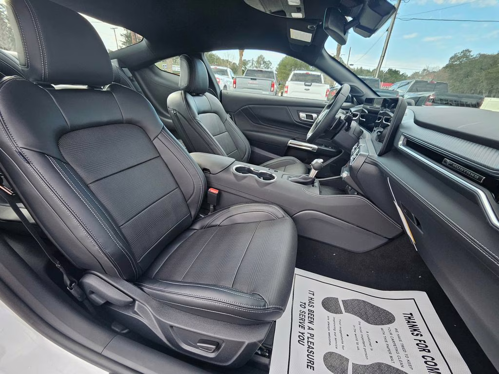 2026 Oxford White Ford Mustang GT RWD Coupe