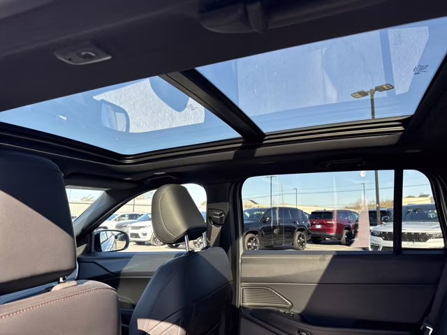 2026 Silver Zynith Clearcoat Jeep Cherokee Limited 4X4 SUV