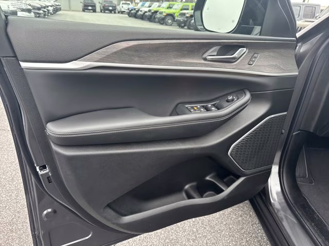 2026 Baltic Gray Metallic Clearcoat Jeep Grand Cherokee Limited RWD SUV