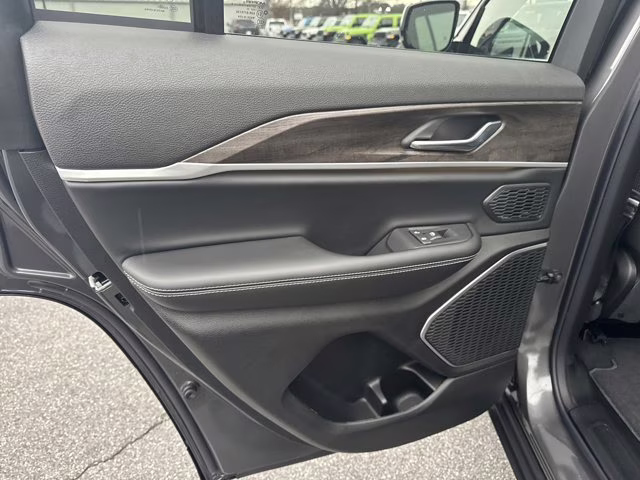 2026 Baltic Gray Metallic Clearcoat Jeep Grand Cherokee Limited RWD SUV