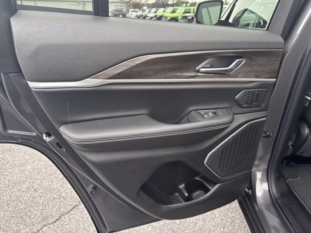 2026 Baltic Gray Metallic Clearcoat Jeep Grand Cherokee Limited RWD SUV