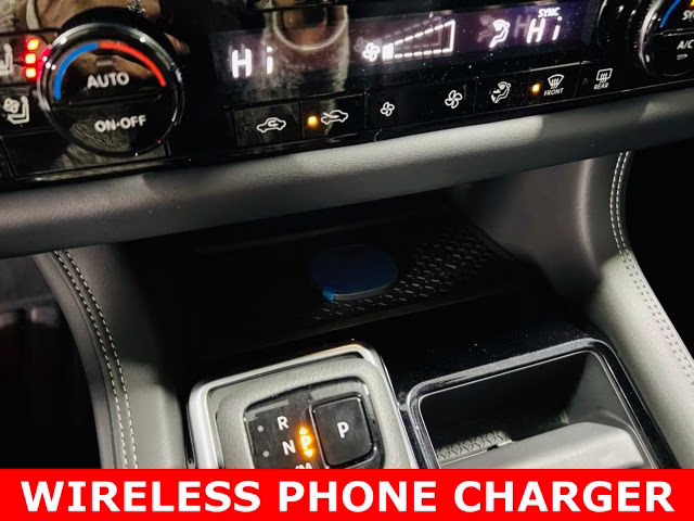 2026 Everest White Pearl/Black Nissan Pathfinder Platinum FWD SUV