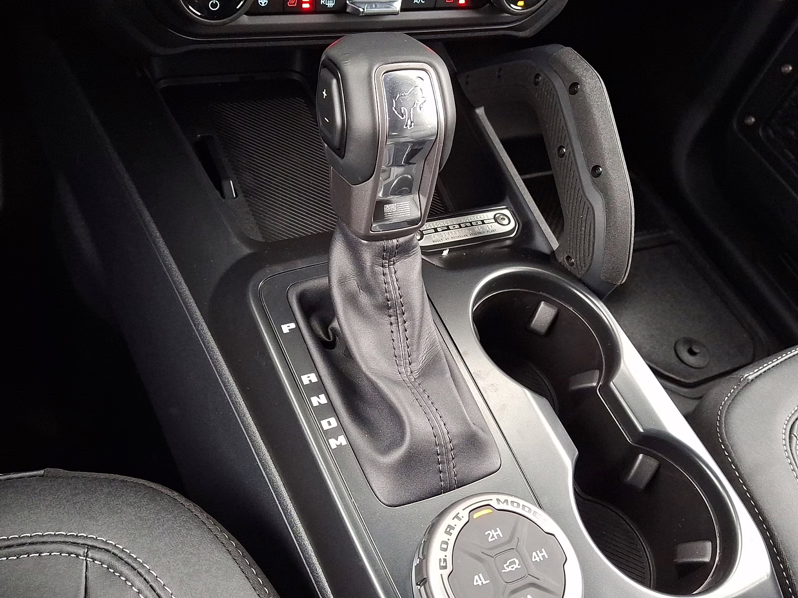 2025 Oxford White - YZ Ford Bronco Badlands 4X4