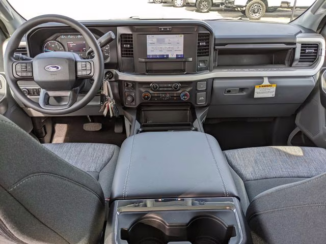 2026 Oxford White Ford Super Duty F-350 SRW XLT 4X4 Truck