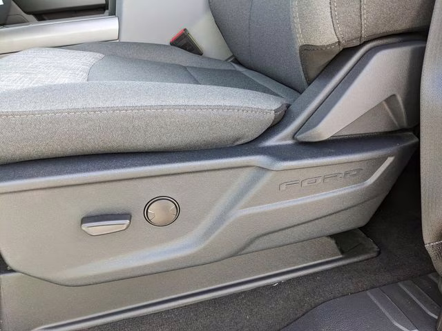 2026 Oxford White Ford Super Duty F-350 SRW XLT 4X4 Truck